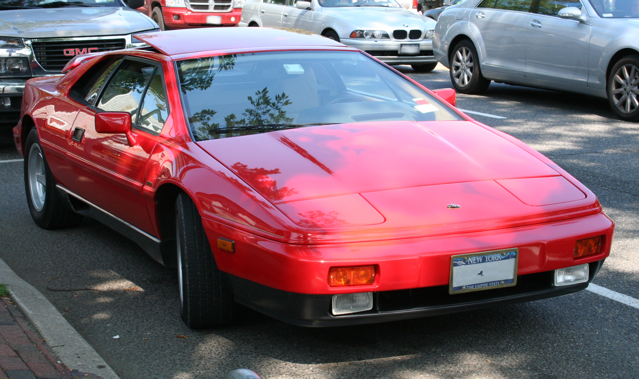 File:Lotus Esprit Turbo 1988 US fl.JPG - Wikimedia Commons