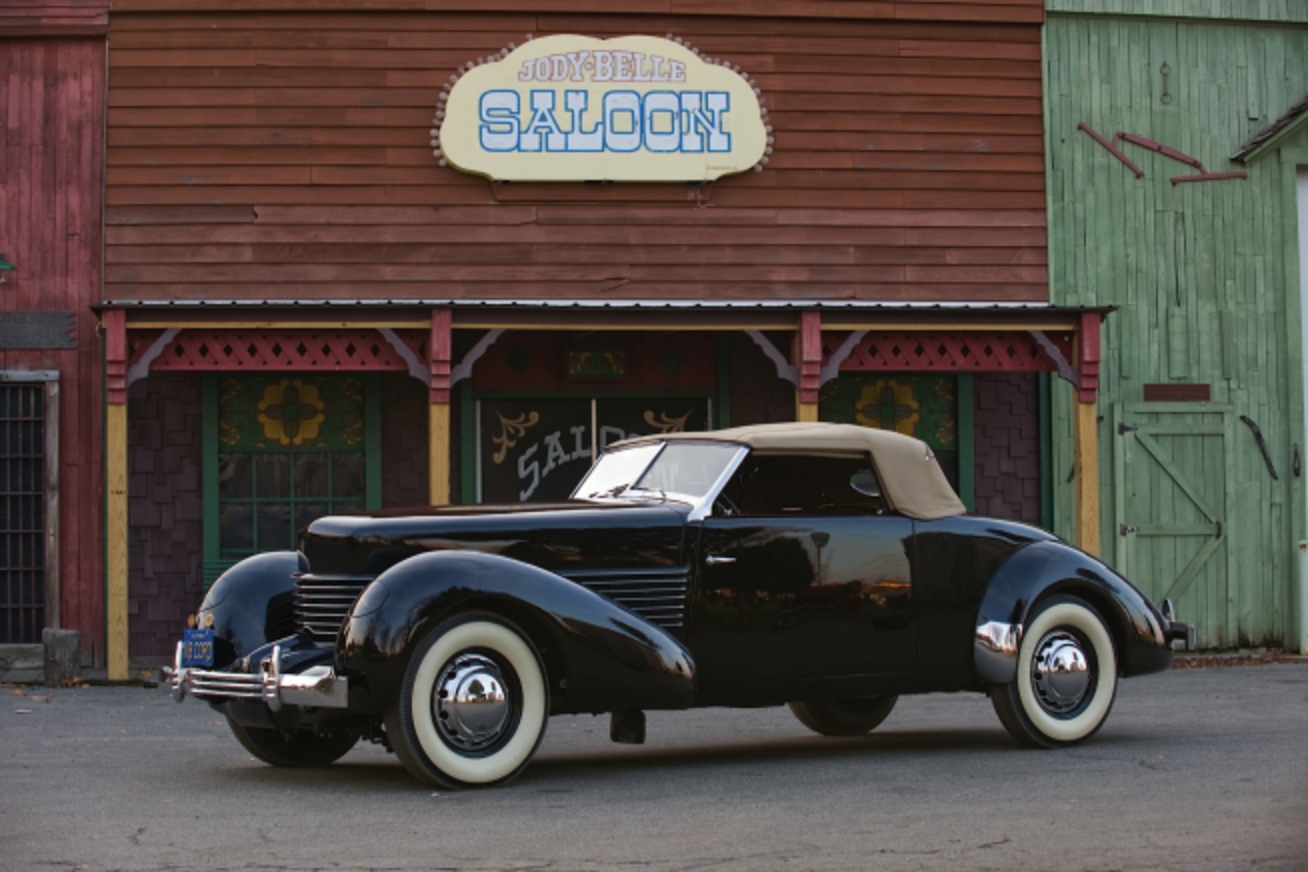 1936 Cord 810 Beverly Sedan Pictures - CarPatys.