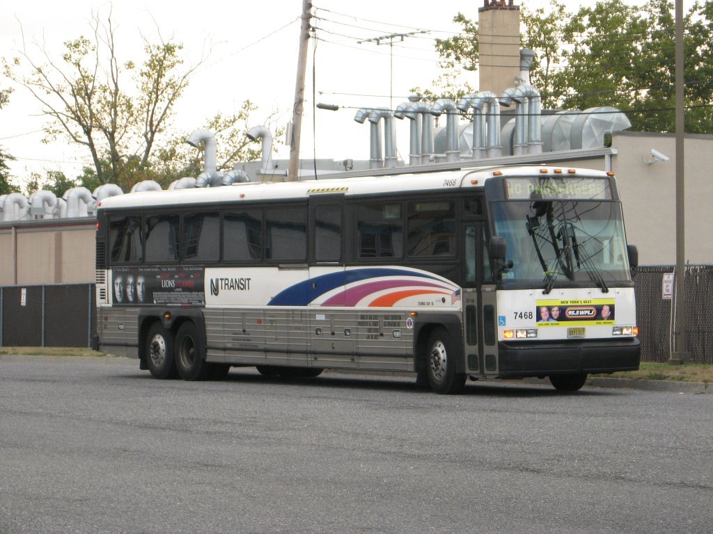 File:NJ Transit MCI D4500 7468.jpg - Wikimedia Commons