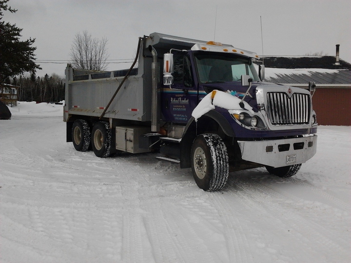International Workstar 7600 Dump Truck