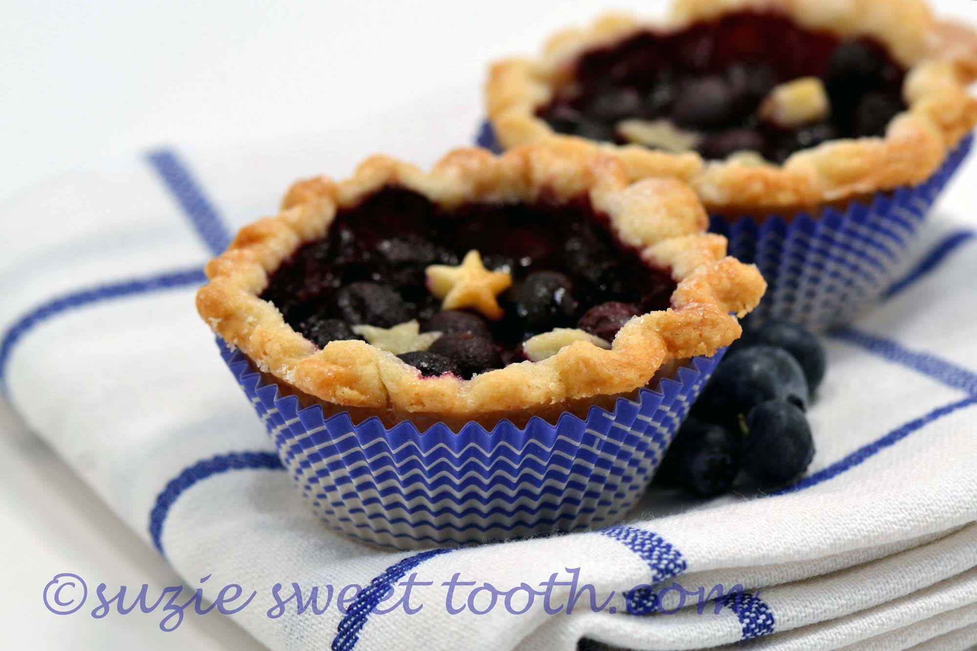 Blueberry Mini Pies | suzie sweet tooth