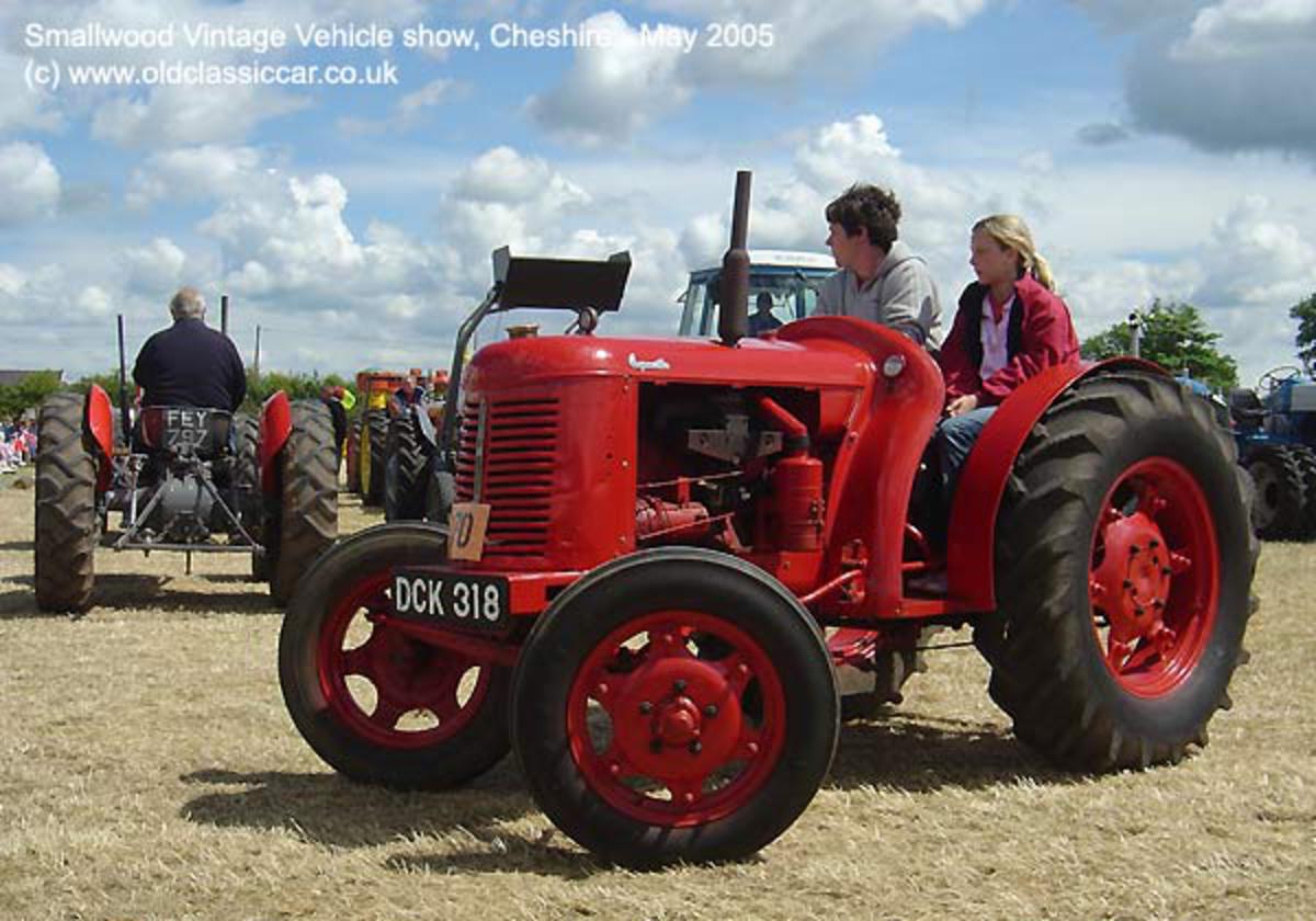 David Brown Cropmaster picture (#106) at Smallwood Vintage Vehicle ...