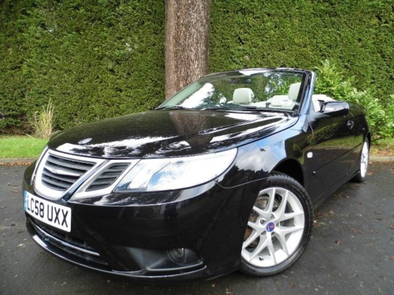 Saab 9-3 Vector T for sale in Berkshire | Charles of Windsor