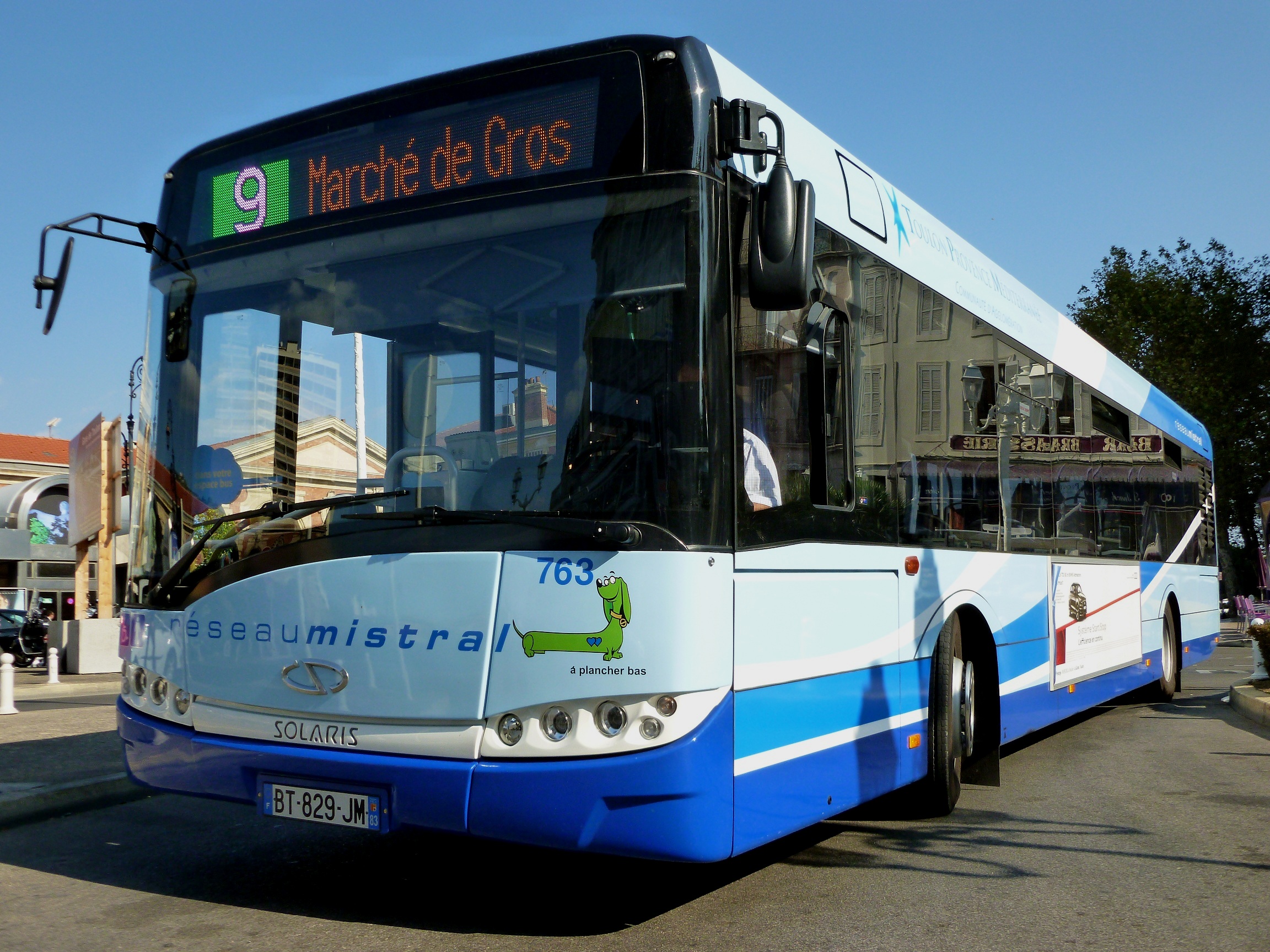 File:Solaris Urbino 12 Hybride Ã  la gare de Toulon.jpg - Wikimedia ...