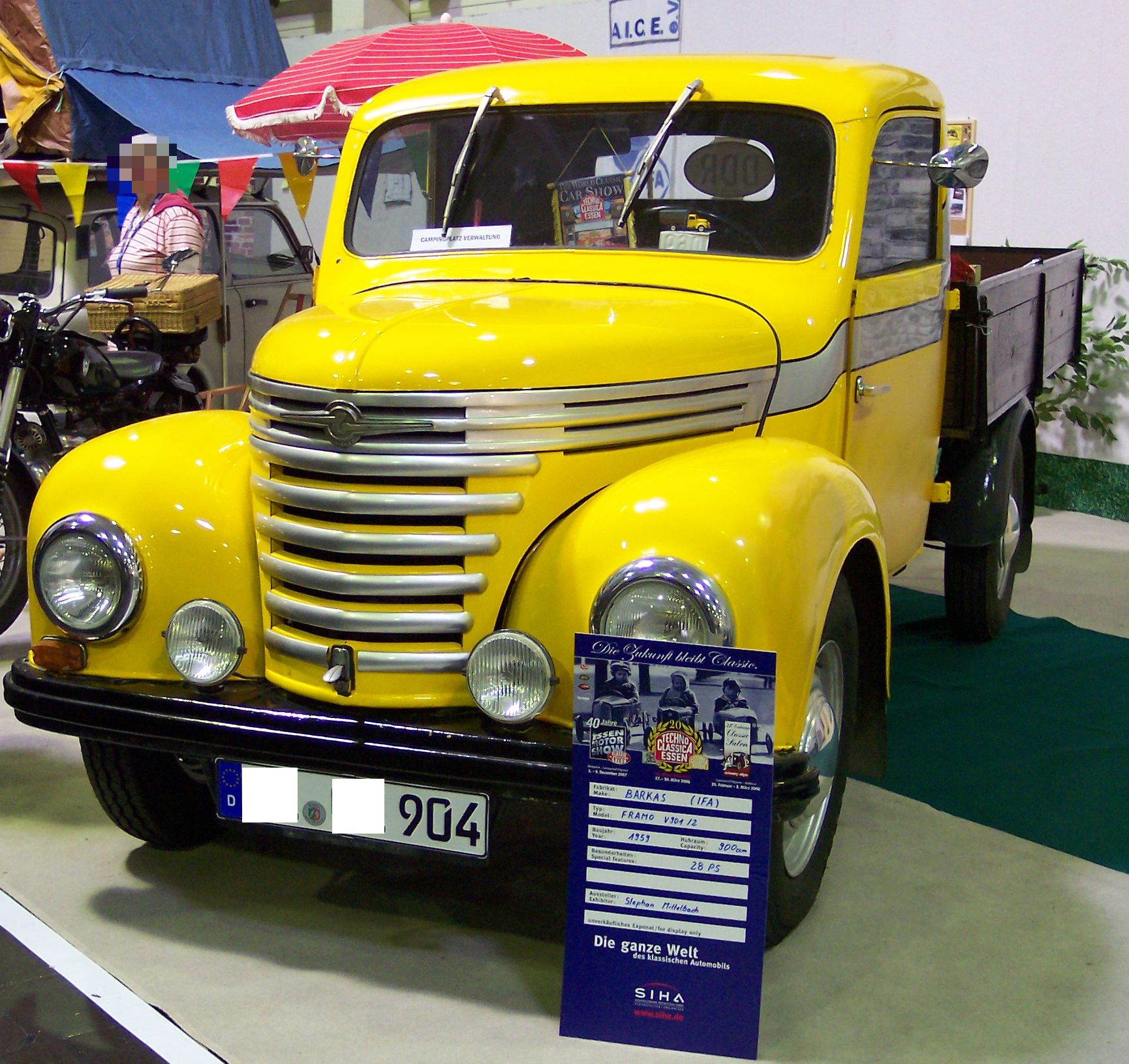 File:Barkas Framo 901 yellow 1959 vl TCE.jpg - Wikimedia Commons