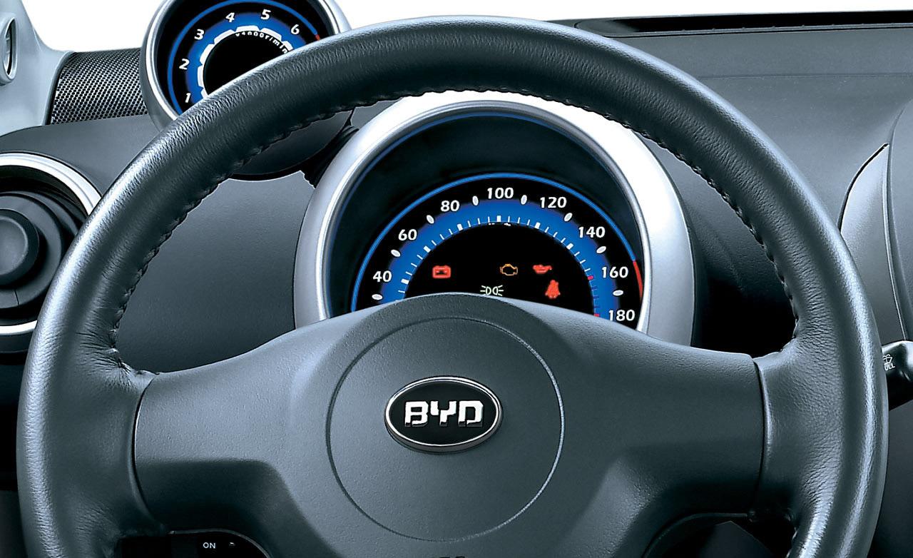 BYD F0 steering wheel and instrument cluster photo