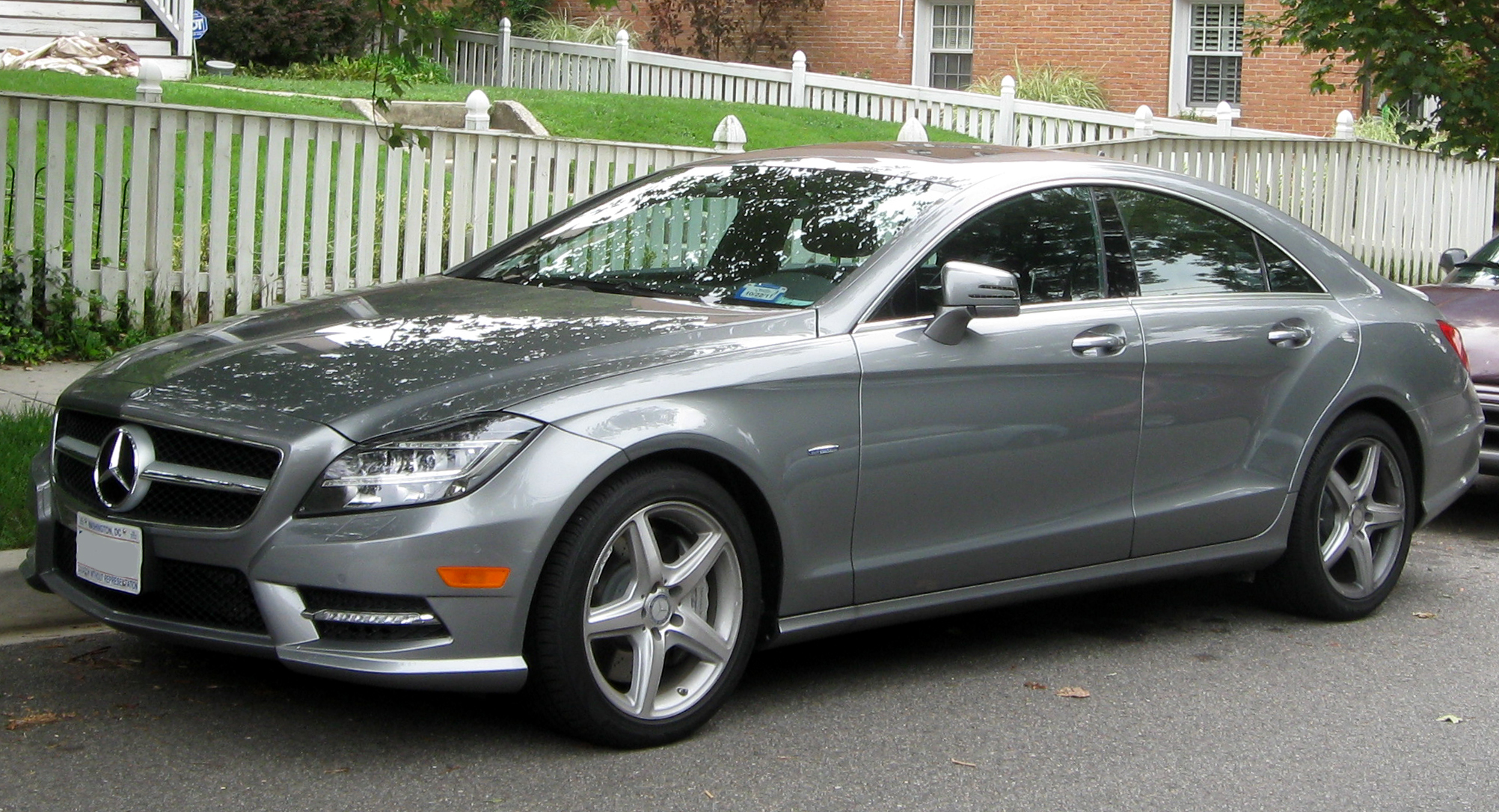 File:2012 Mercedes-Benz CLS -- 09-05-2011 1.jpg - Wikimedia Commons
