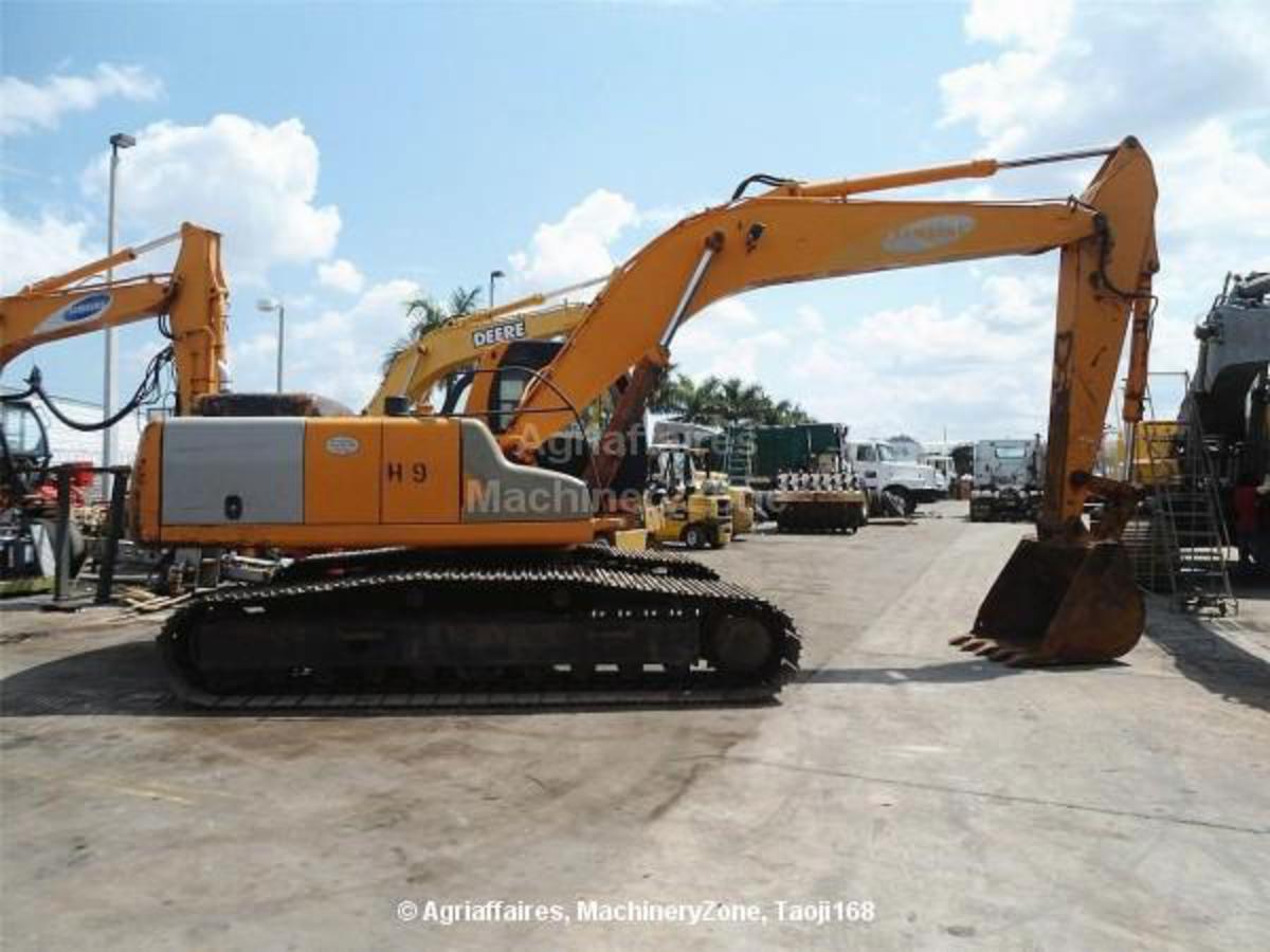 Crawler excavator Samsung SE240 LC 3 of 1998 for sale at MachineryZone