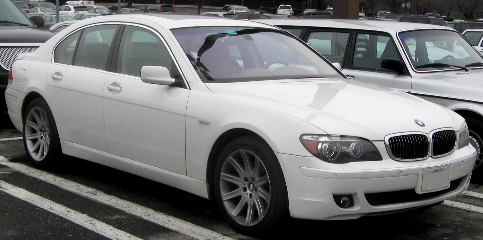 BMW 750i â€“ Front Angle, 2006