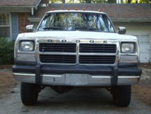 My dads '93 Dodge Ram 3500 or also knowed as Dodge Power Ram 350.