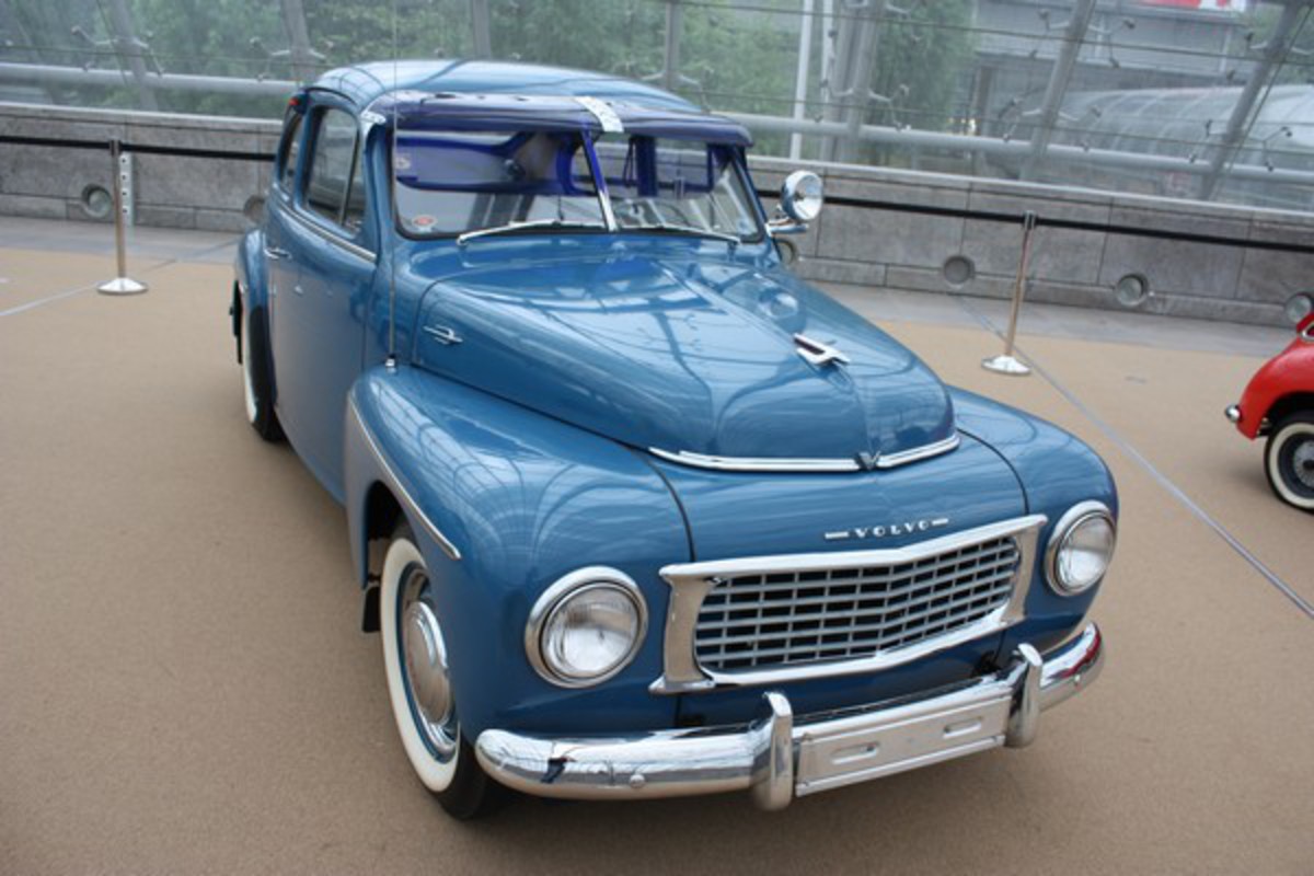 Volvo PV 444 KS â€“ sieht aus wie eine US Gangsterlimousine der 30er Jahreâ€¦