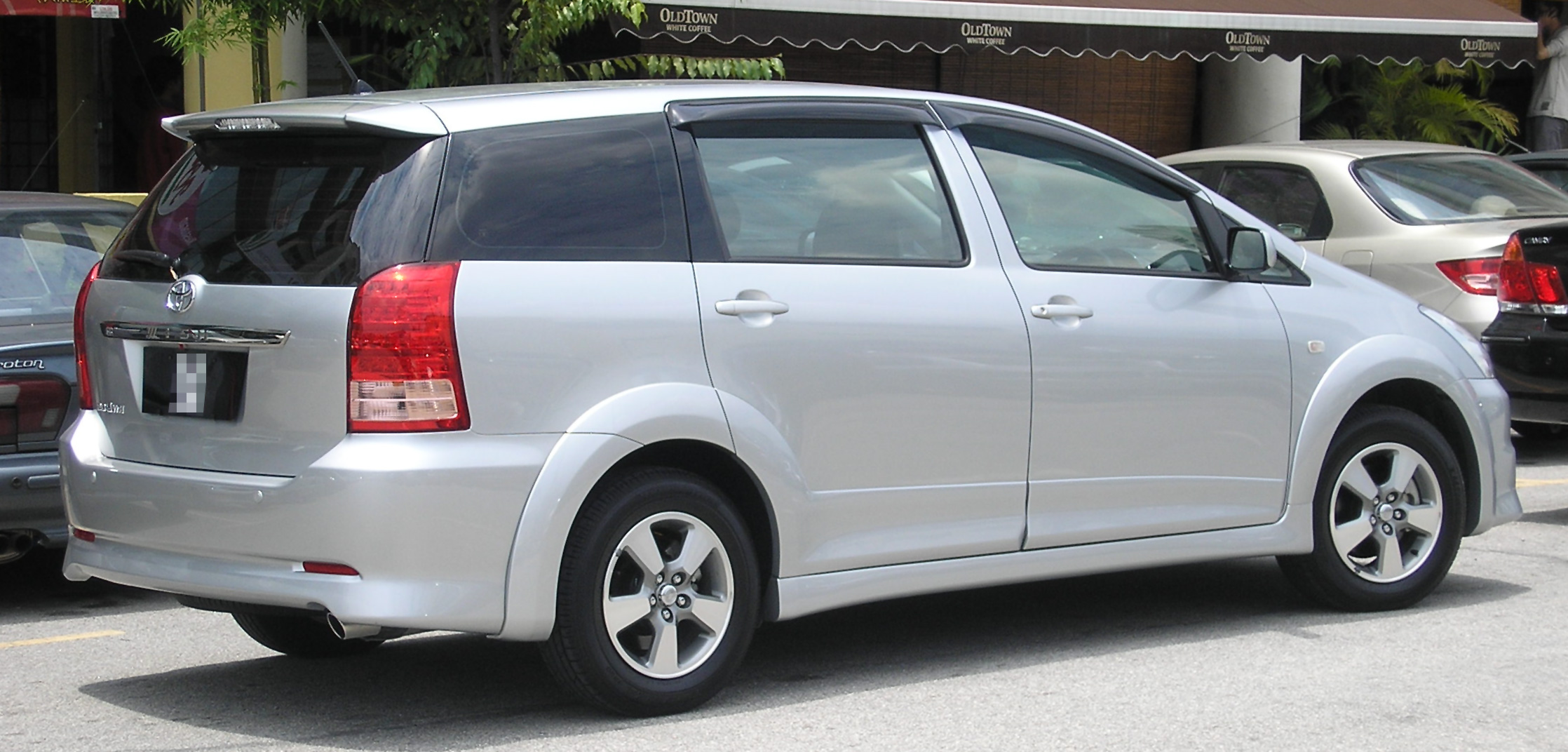 File:Toyota Wish (first generation, first facelift) (rear), Serdang
