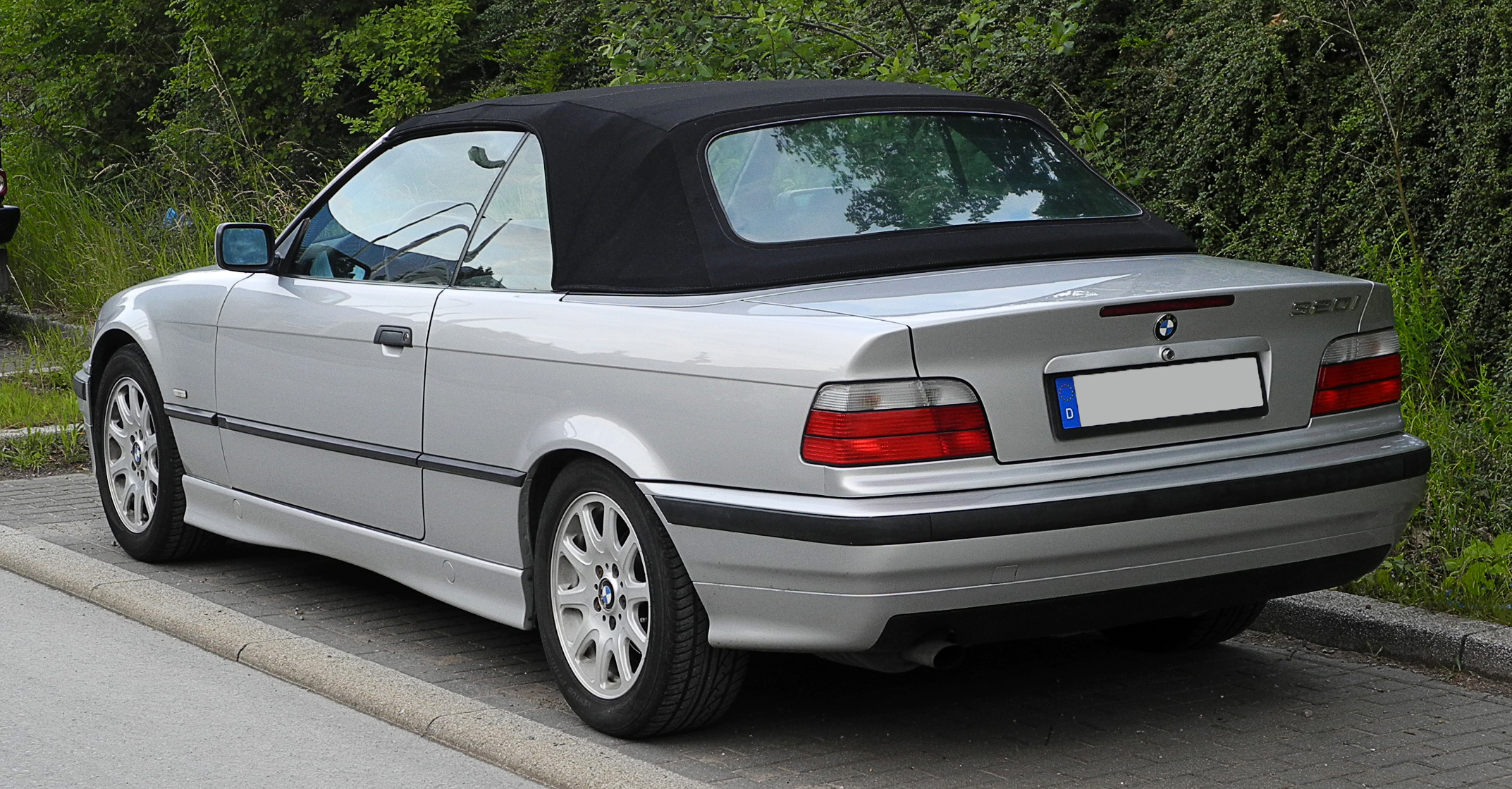 File:BMW 320i Cabriolet (E36 2C, Facelift) â€“ Heckansicht, 8.