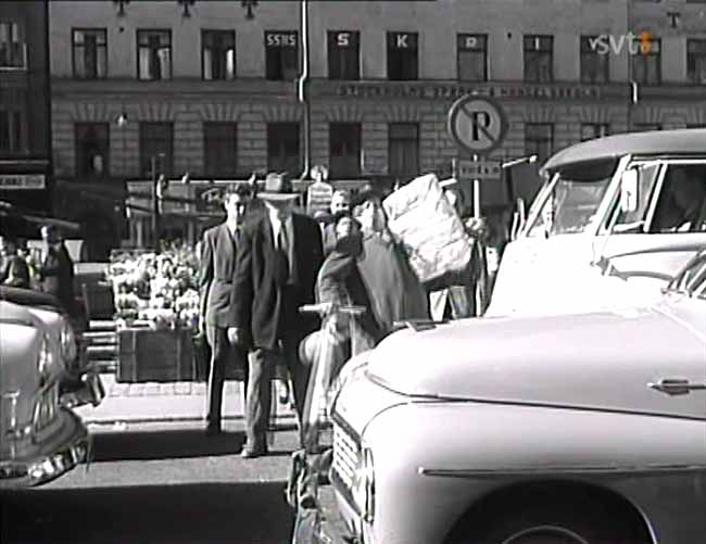 1956 Volvo PV 444 [KS] in Lille Fridolf och jag, Movie, 1956 IMDB