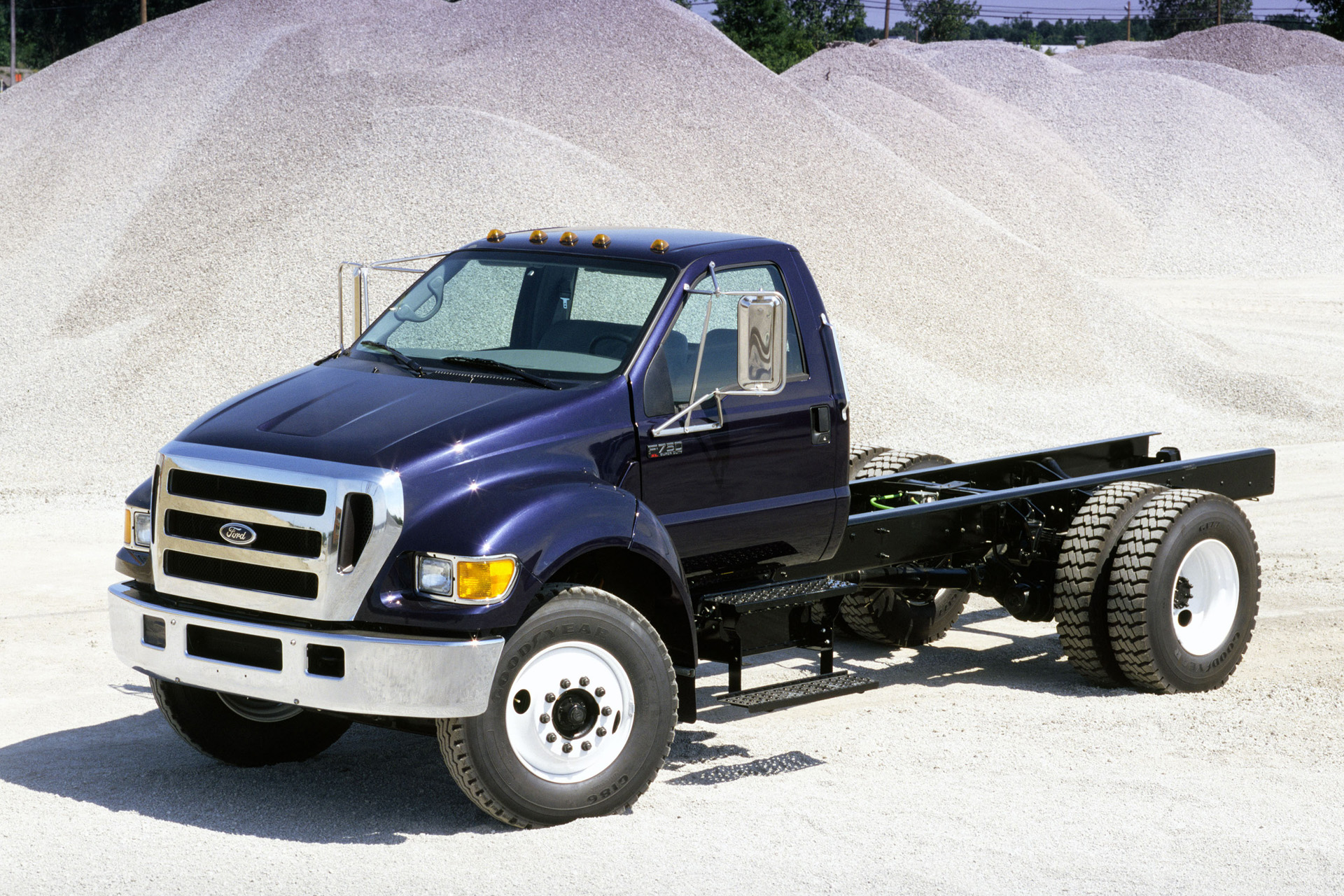You can vote for this Ford F-750 photo