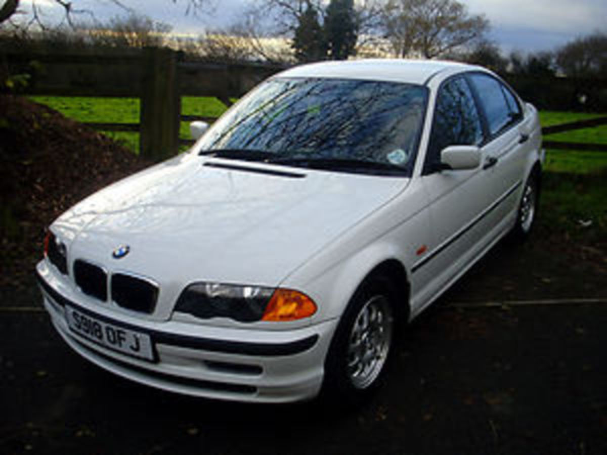 1999-BMW-318I-SE-AUTO-WHITE