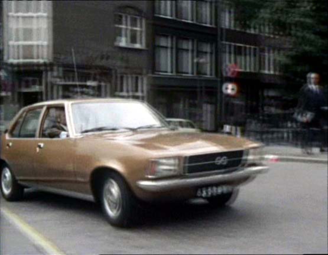 IMCDb.org: 1972 Opel Rekord 1900 Automatic [D] in "Van der Valk,