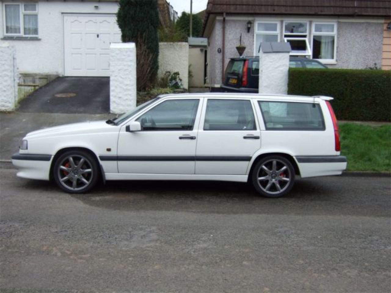 Volvo 855 - huge collection of cars, auto news and reviews, car vitals,