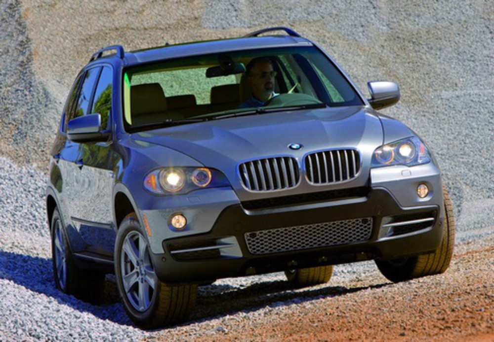 Dependable, fun to drive and luxurious. That's what the BMW X5 xDrive 30i is