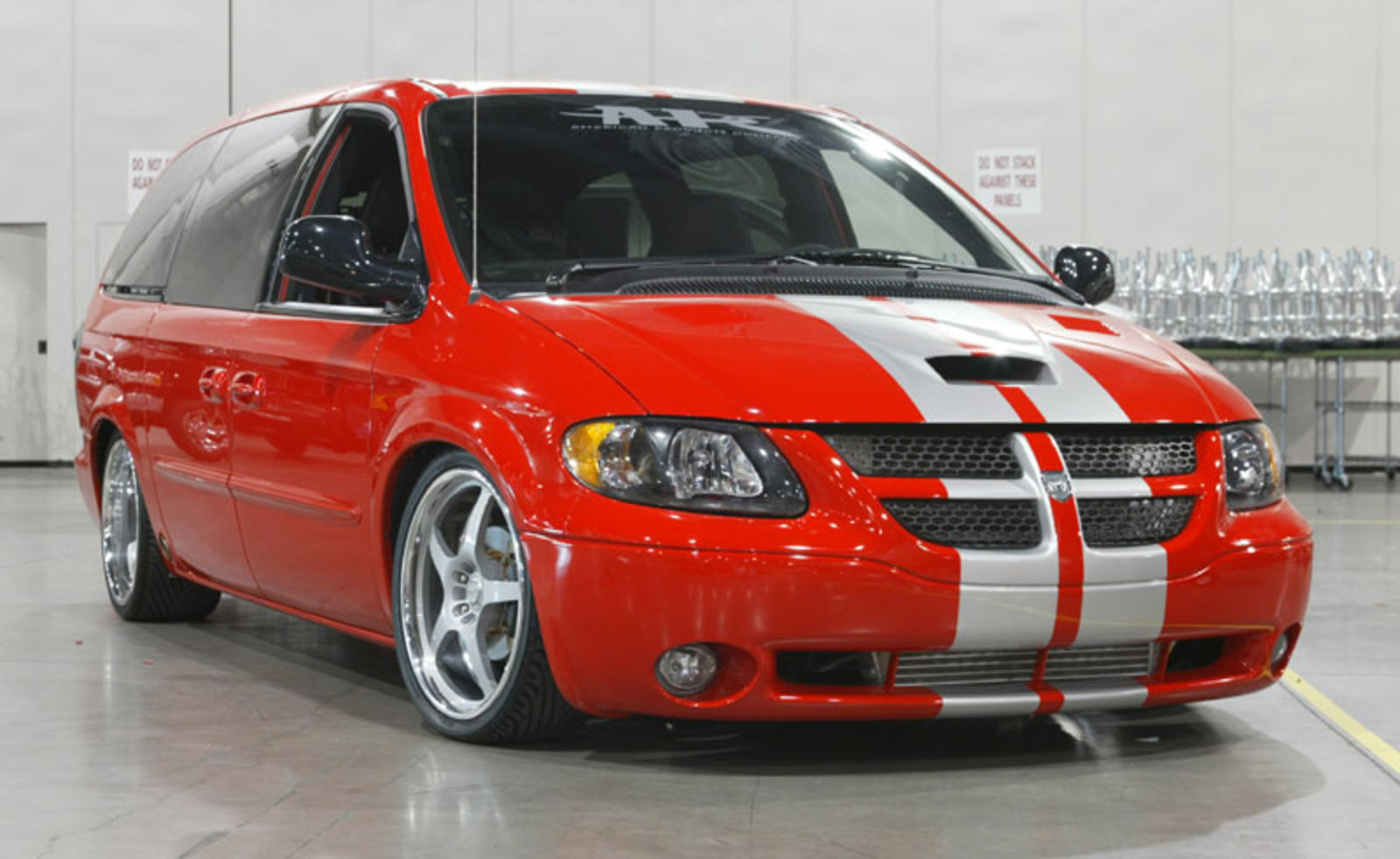 Dodge Caravan Sport - huge collection of cars, auto news and reviews,