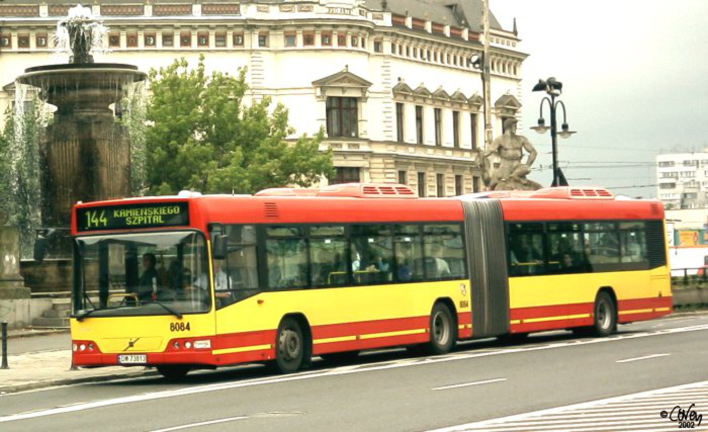 The Volvo 7000A, a standard piece of landscape in WrocÅ‚aw