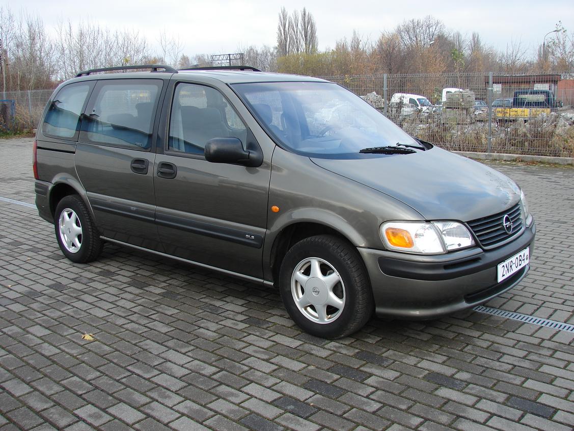 Opel Sintra Ten siedmioosobowy, duÅ¼y van byÅ‚ produkowany w USA.