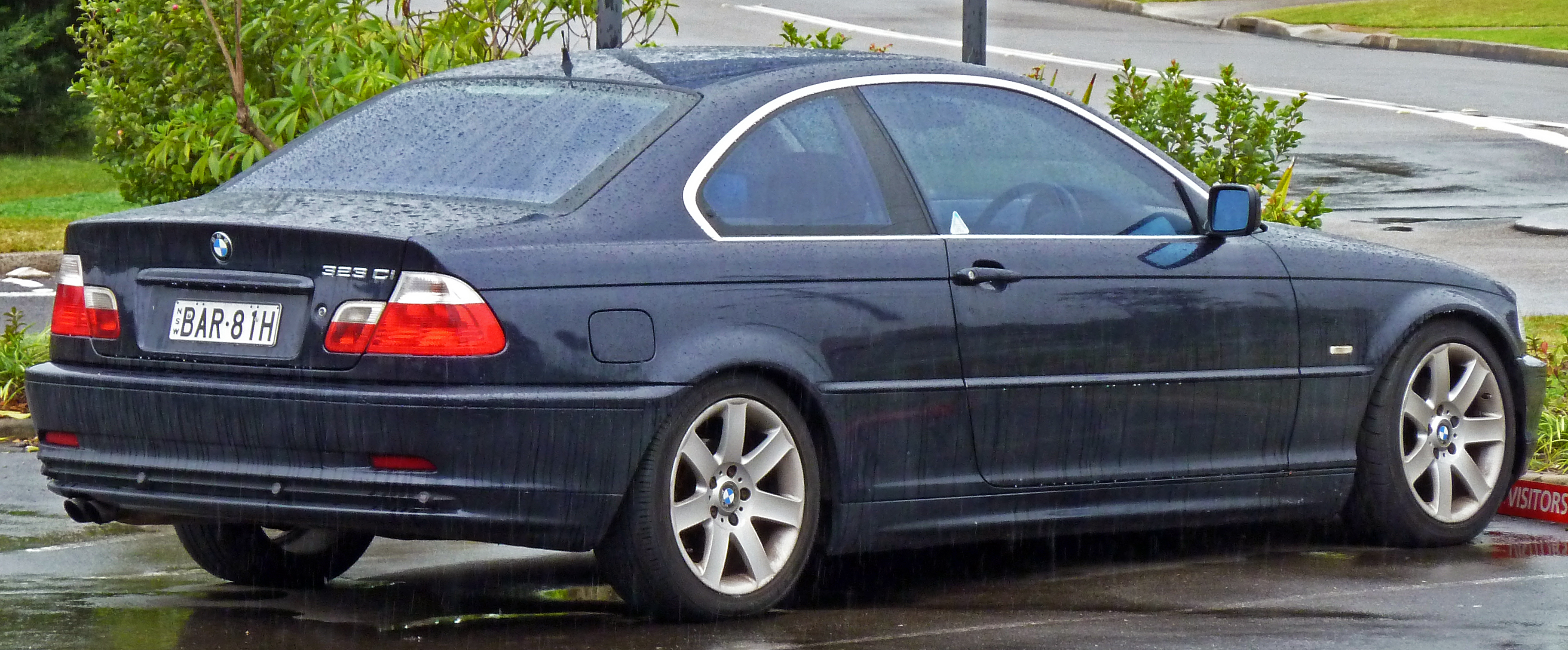 File:1999-2000 BMW 323Ci (E46) coupe 01.jpg