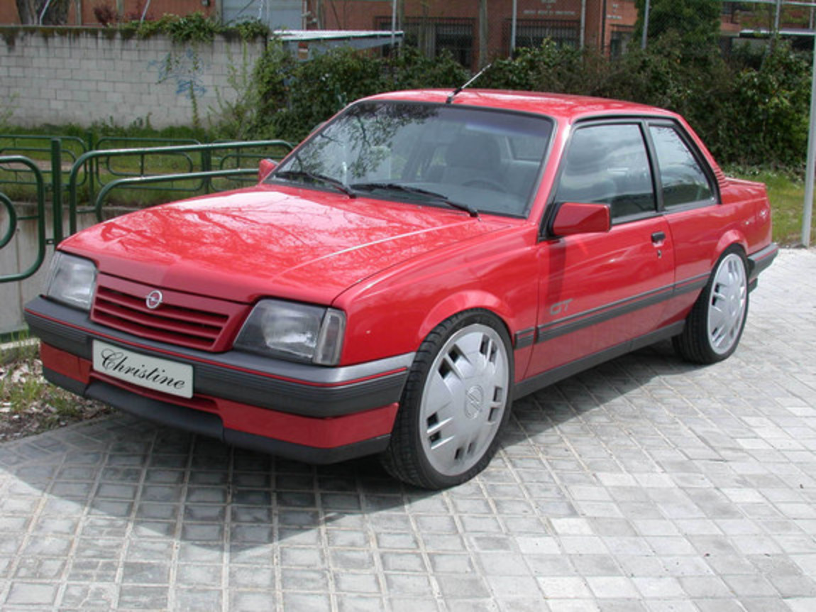 Opel Ascona 2.0 S image 1
