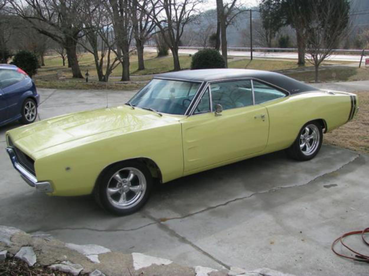 Pictures of 1968 Dodge Charger 383