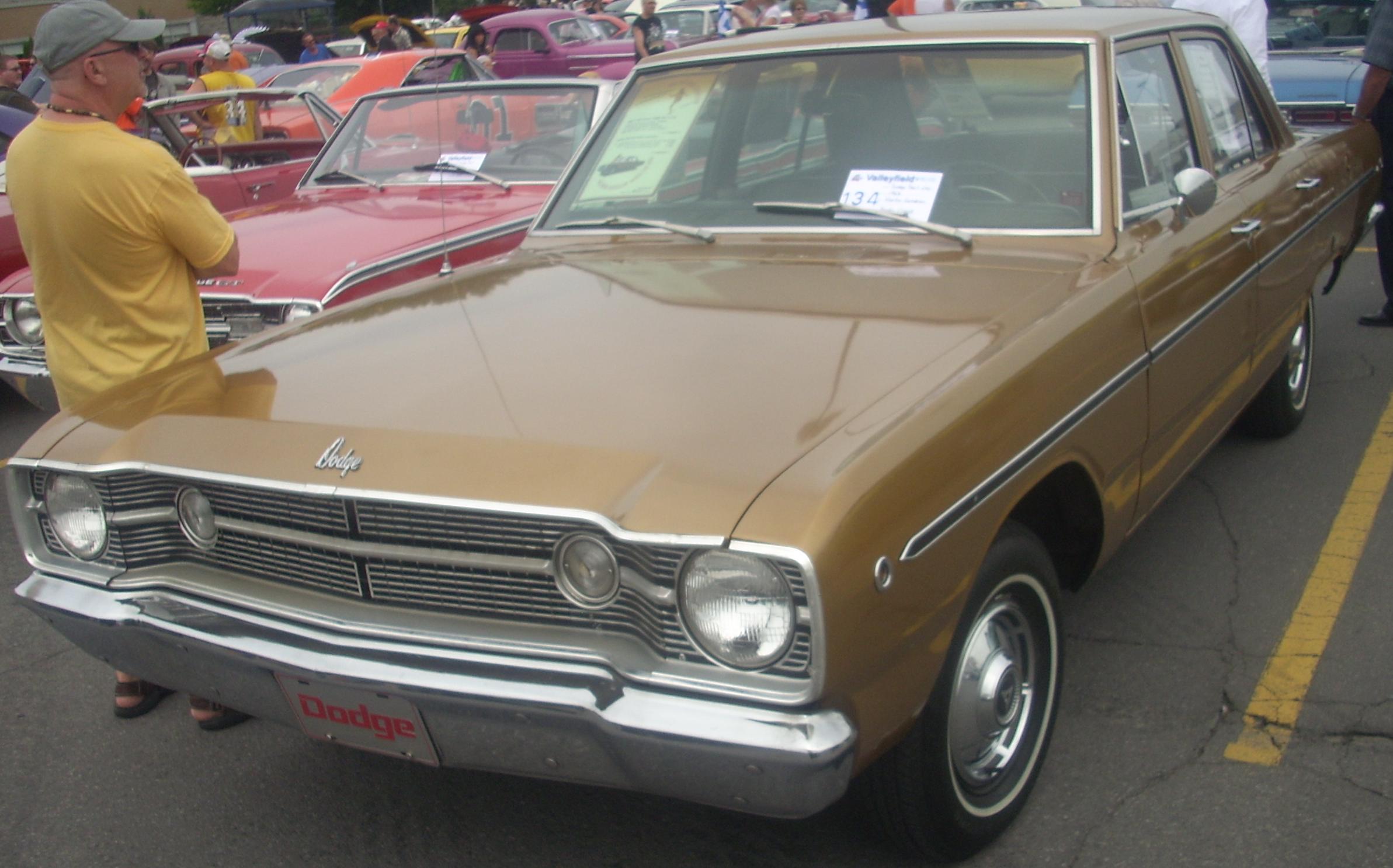 File:'68 Dodge Dart Sedan (Rassemblement Mopar Valleyfield '10).jpg