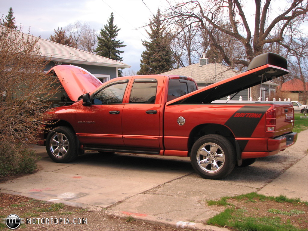 this is my 2005 dodge ram daytona. it is pretty much stock with a
