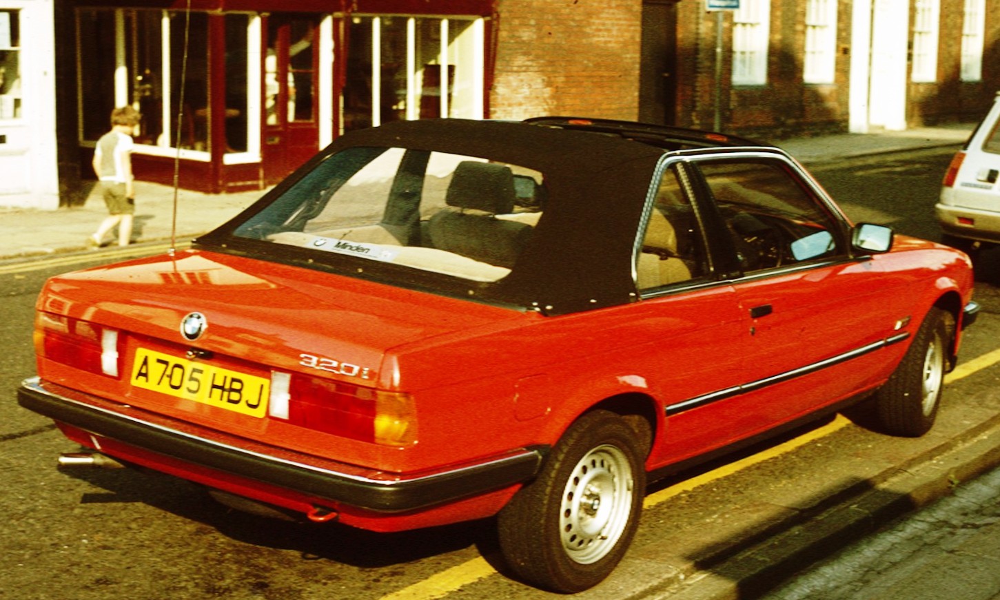 File:BMW 320i Cabriolet England 1983 .jpg