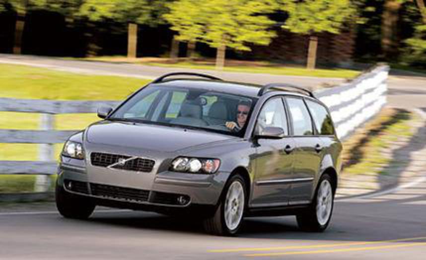 The Volvo V50 wagon pictured here replaces the V40 model that was launched