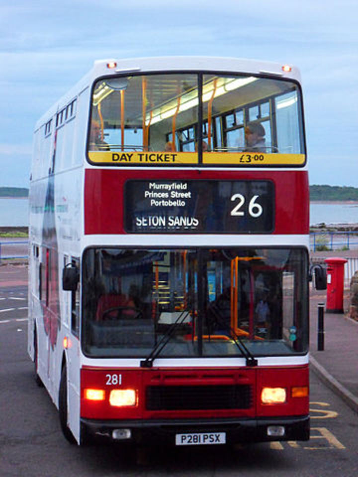 File:Lothian Buses bus 281 Volvo Olympian Alexander Royale P281 PSX Madder