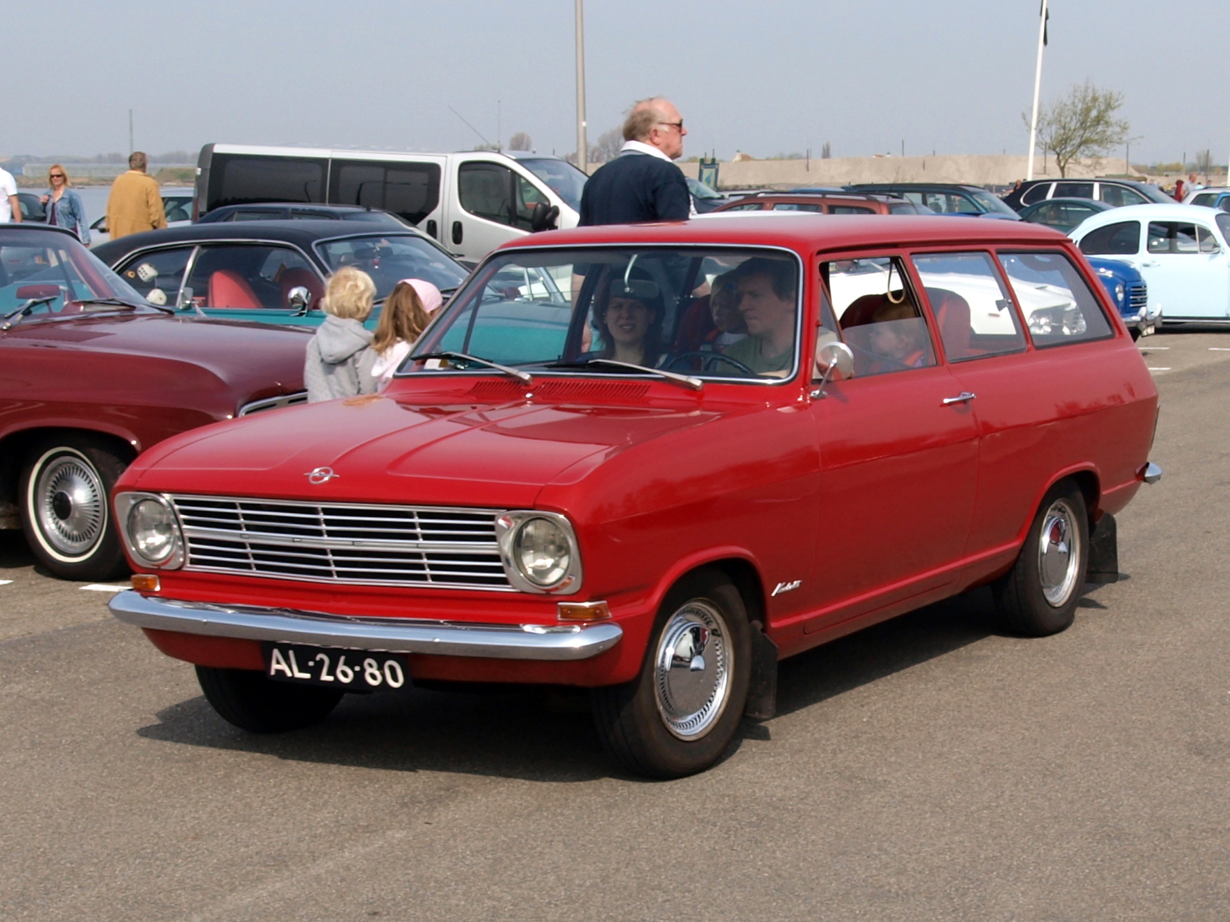 File:Opel Kadett Caravan (1967), Dutch licence registration AL-26-