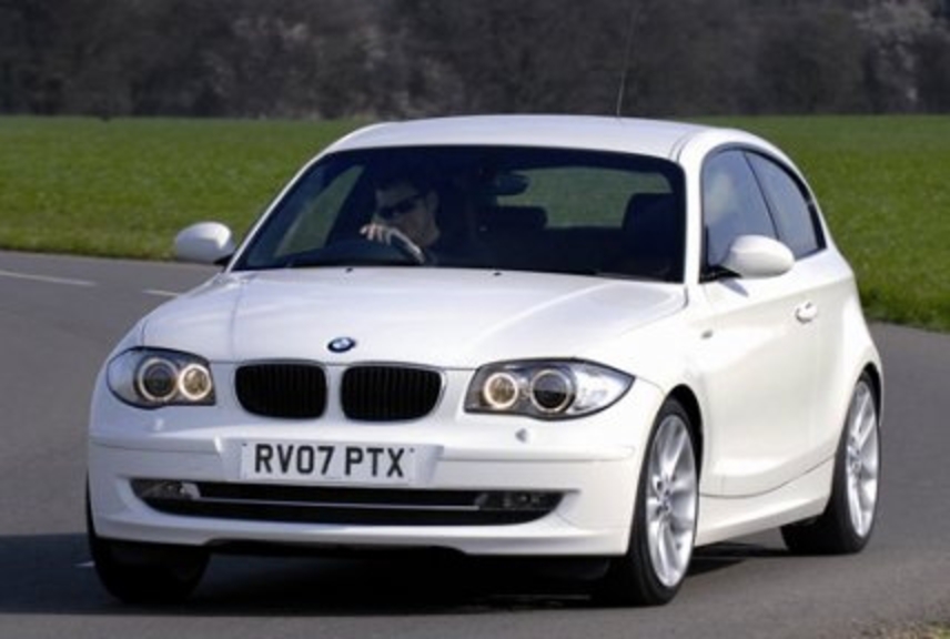 The BMW 118d looks like it's smiling - probably over the 2008 World Green