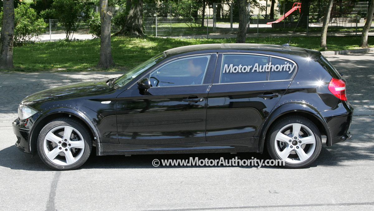 The guys at MotorAuthority are saying that a 2011 BMW 1 Series hatchback has