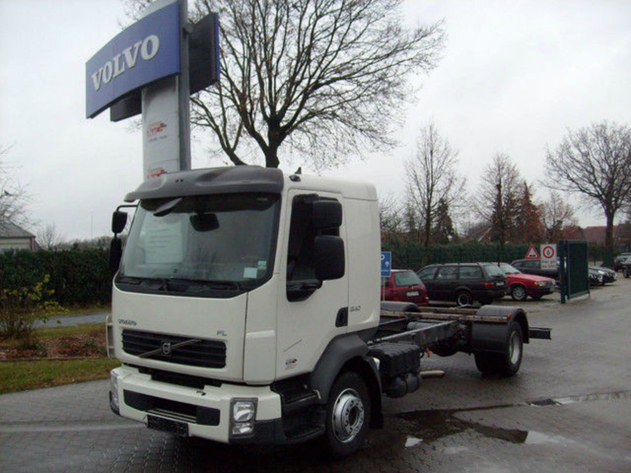 VOLVO FL 240 - 14 Tonnen - Radstand 4.700 chassis truck for sale