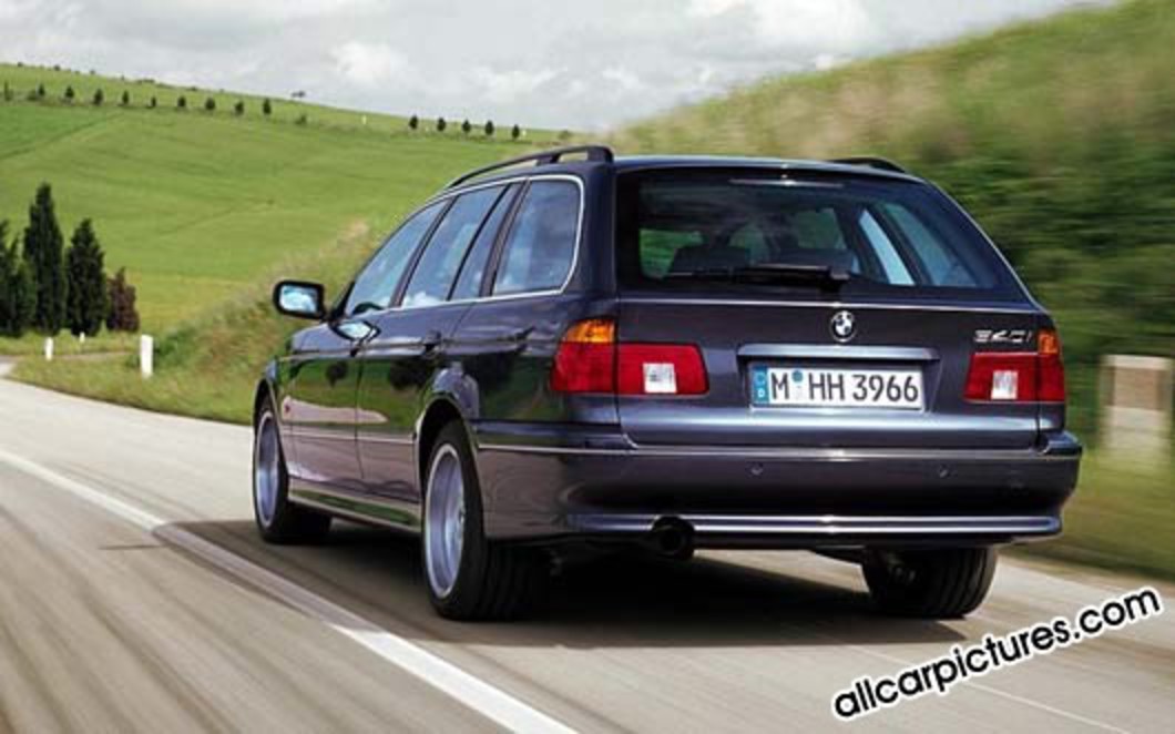 BMW 2000ii Touring Serie 2. View Download Wallpaper. 530x331. Comments