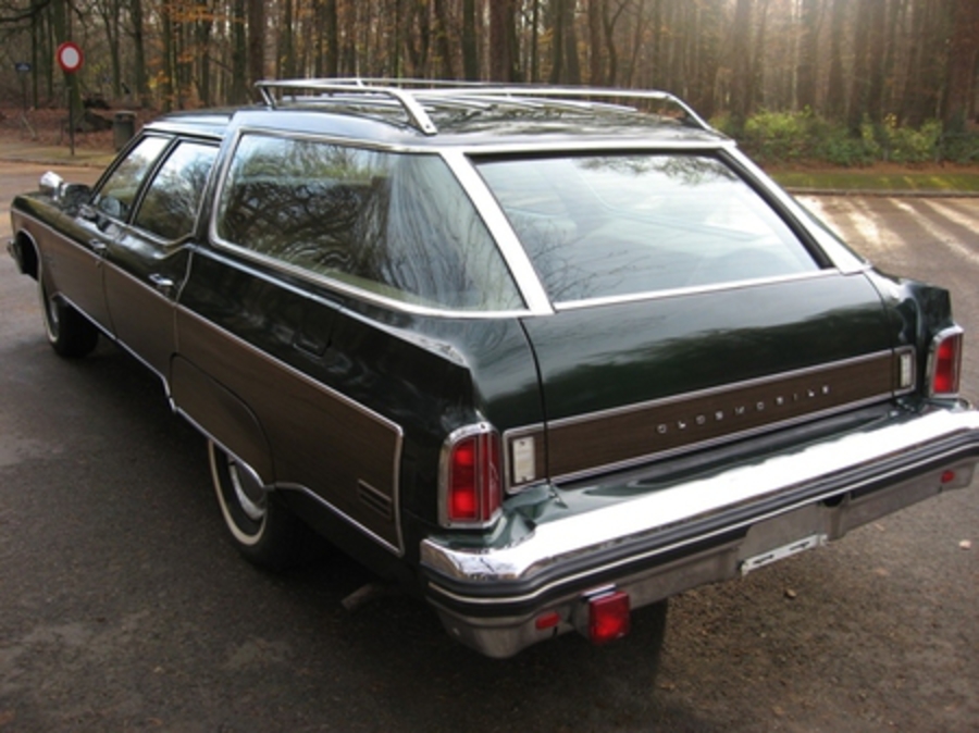 1975 Oldsmobile Custom Cruiser wagon