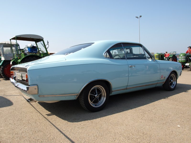 Opel Commodore Coupe picture 2