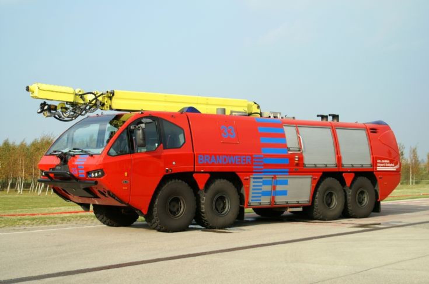 Titan g. Titan hd2000. HPR photo.