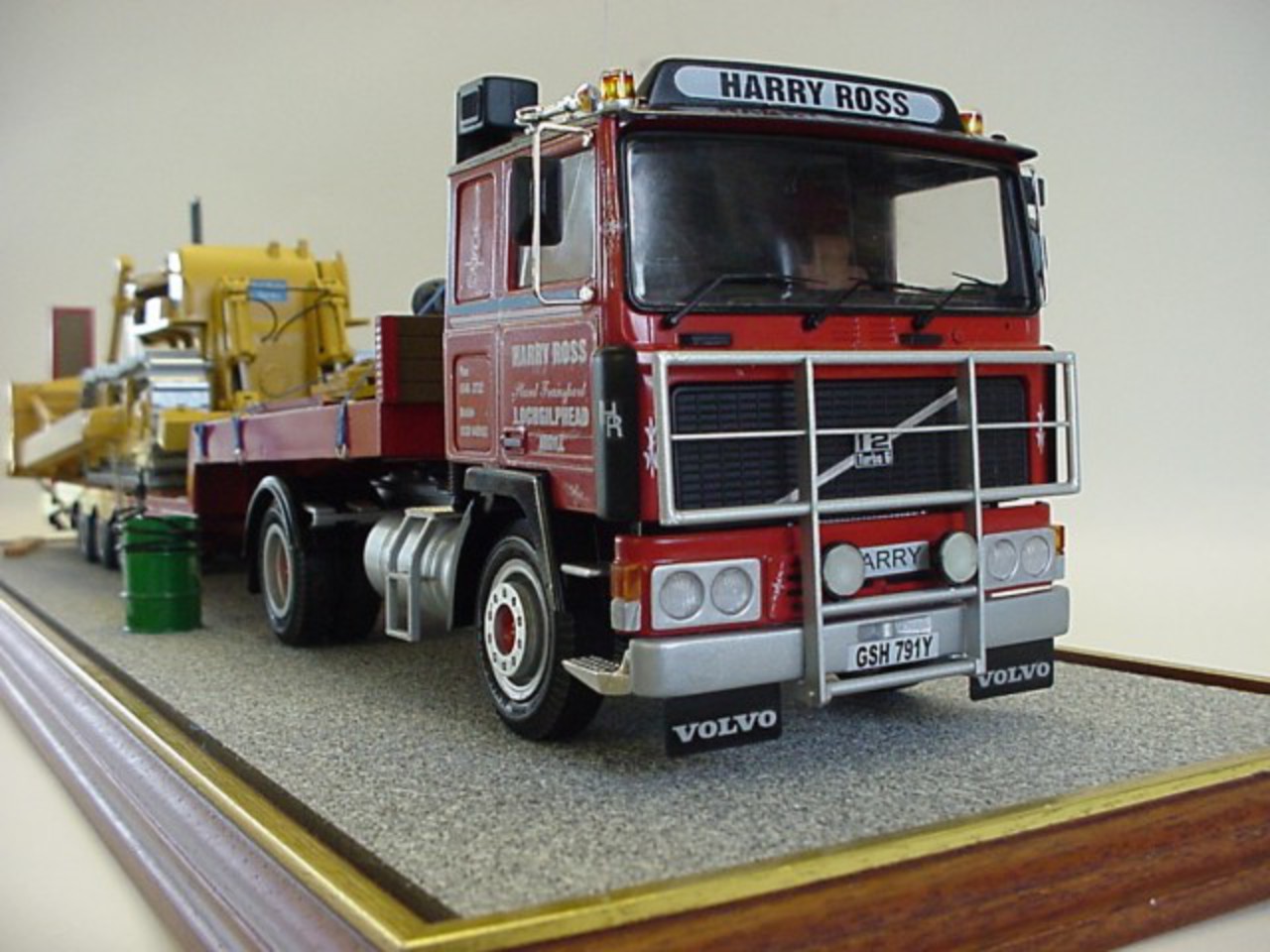 Volvo F10 and low loader in 1:25 scale. This was an old Matchbox Volvo kit,