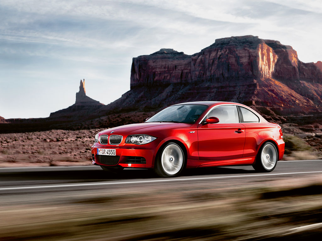 There is a new dual-clutch automatic transmission in 2011 BMW 1 Series Coupe