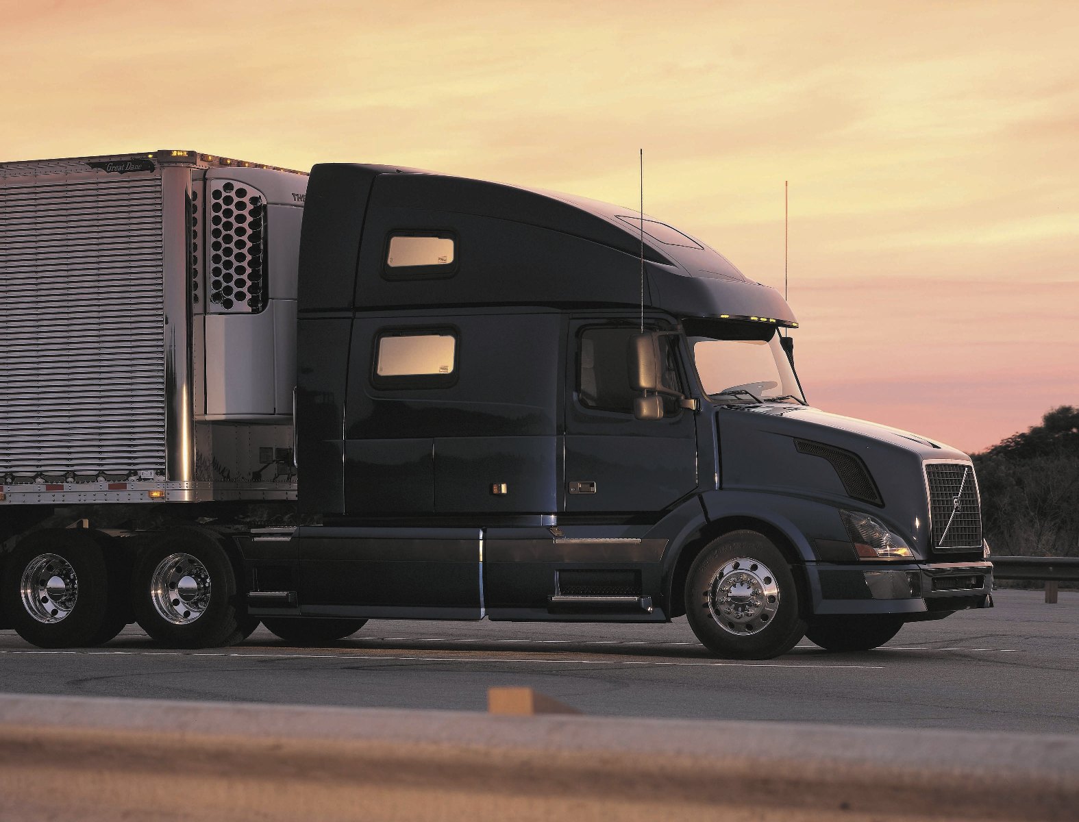 Volvo VN 780 at a Glance: 77" raised-roof sleeper. Exceptionally quiet cab