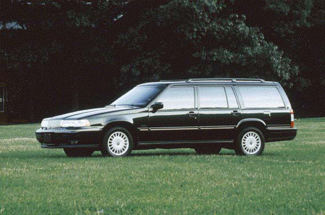 1996 Volvo 960 Review So good that Volvo's willing to bet on it. By Sue Mead