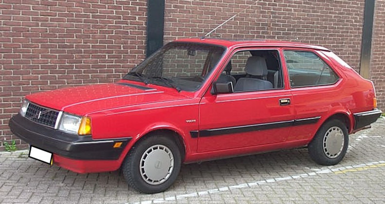 File:Volvo 340 GL 1990 red.jpg. No higher resolution available.