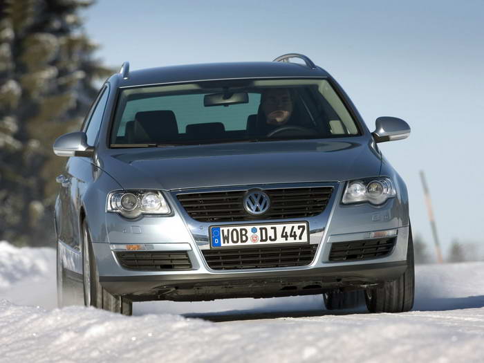 Volkswagen Passat 32 FSi 4Motion Variant. View Download Wallpaper. 700x525