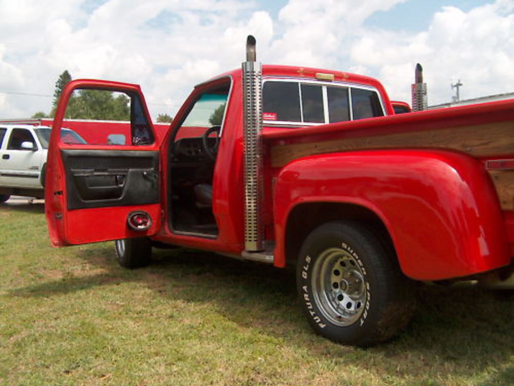 Dodge D 150 LIL RED EXPRESS - 1978 Dodge D 150 LIL RED EXPRESS - 1978