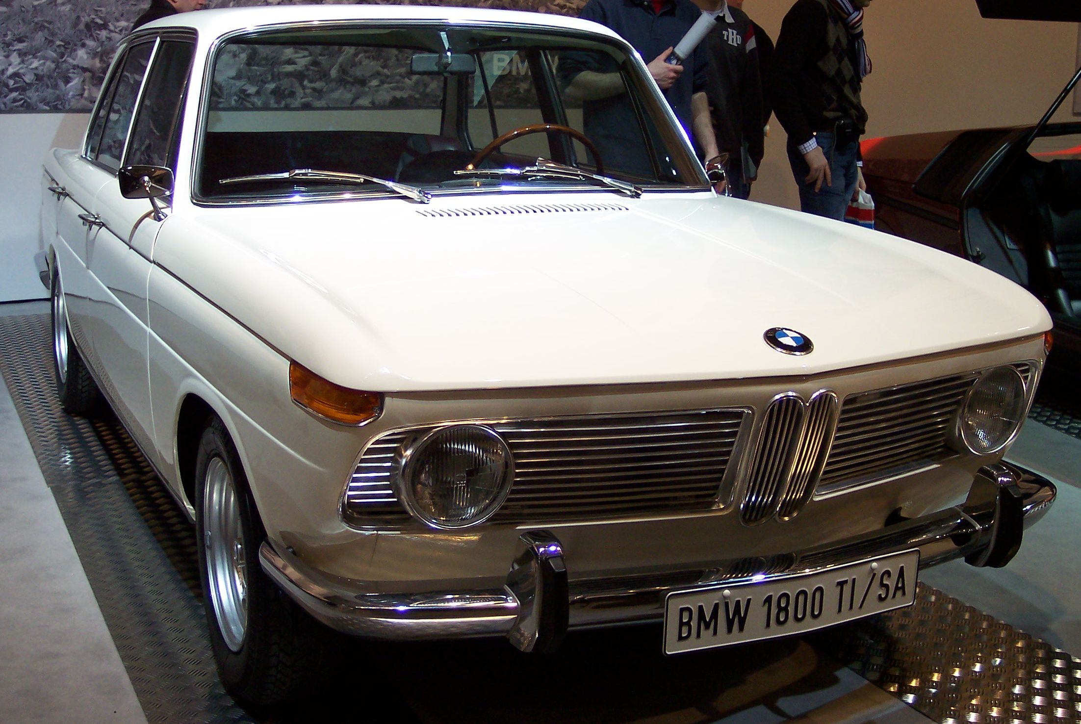 File:BMW 1800 TI-SA 1965 white vr TCE.jpg